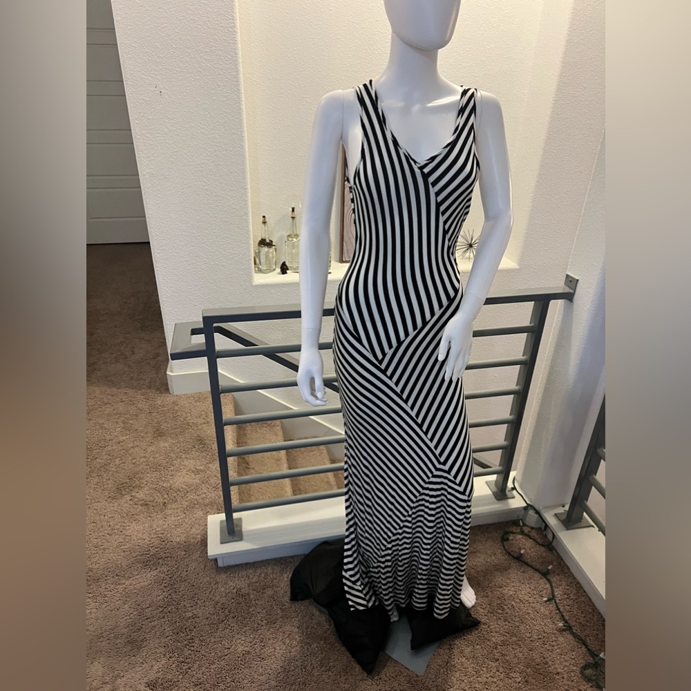 Monteau Women Size M Striped Maxi Dress V-neck Sleeveless Pullover Stretch